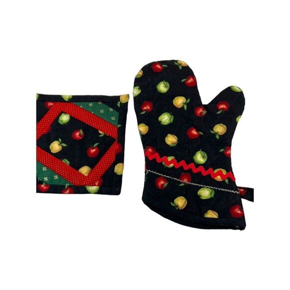 2 Piece Apple Potholder Kitchen Set Red & Black APPLES Oven Mitt Country Core - Picture 1 of 8